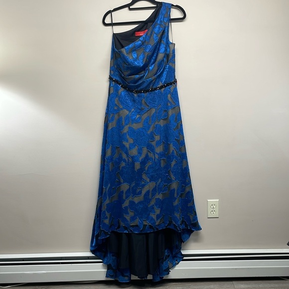 NWT Carmen Marc Valvo Infusion One Shoulder Floral Formal Gown with Pockets 12 - Picture 1 of 16